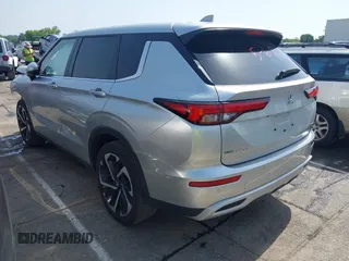 2024 Mitsubishi Outlander SE z VIN JA4J3VA83RZ027953, wystawiony jako IAAI lot #42280038 z przebiegiem 32 733 mil mil oraz . Historia ofert i sprzedaży dostępna na DreamBid. Obrazek 3.