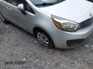 2013 Kia Rio LX z VIN KNADM4A33D6111258, wystawiony jako IAAI lot #39934097 z przebiegiem 53 008 mil mil oraz . Historia ofert i sprzedaży dostępna na DreamBid. Obrazek 15.