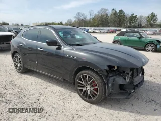 2017 Maserati Levante S with VIN ZN661YUS4HX225959, listed as a Copart auction lot 44371894 with 68,605 mi miles. Bid and sale history available at carsss.com. Image 4.