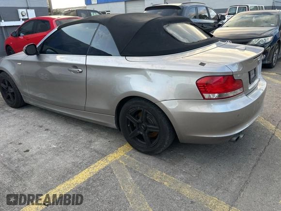 2011 BMW 1 Series 128i with VIN WBAUL7C53BVM80806, listed as a Copart auction lot 53925745 with 118,193 mi miles and Clean Title. Bid and sale history available at carsss.com. Image 3.
