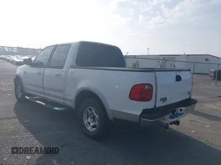 2001 Ford F-150 XLT z VIN 1FTRW07W01KB55038, wystawiony jako IAAI lot #42630824 z przebiegiem 281 399 mil mil oraz . Historia ofert i sprzedaży dostępna na DreamBid. Obrazek 3.