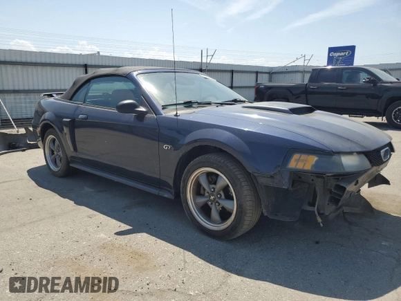 2002 Ford Mustang GT Deluxe z VIN 1FAFP45X22F101551, wystawiony jako Copart lot #55184645 z przebiegiem 137 971 mil mil oraz Szkoda całkowita • Salvage title. Historia ofert i sprzedaży dostępna na DreamBid. Obrazek 4.