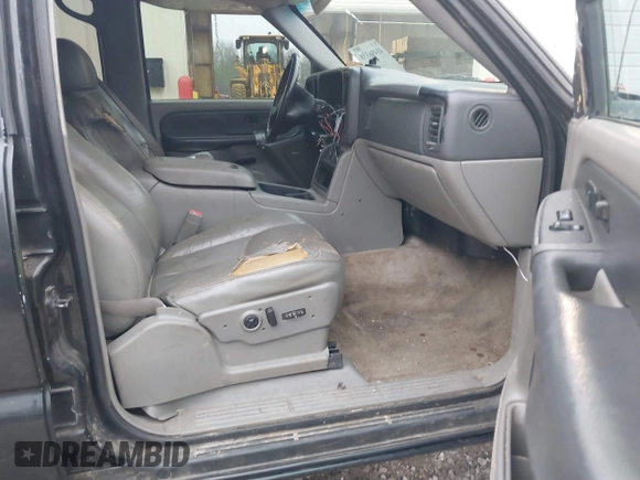 2003 GMC Yukon SLT with VIN 1GKEC13ZX3R181111, listed as a IAAI auction lot 41496338 with 307,996 mi miles. Bid and sale history available at carsss.com. Image 5.