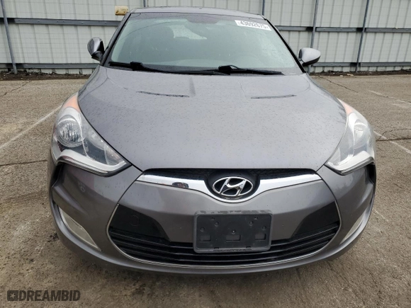 2015 Hyundai Veloster with VIN KMHTC6AD2FU235151, listed as a Copart auction lot 43692675 with 105,798 mi miles and Clean Title. Bid and sale history available at carsss.com. Image 5.