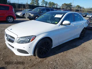 2018 Mercedes-Benz C 300 z VIN WDDWF4KB7JR351702, wystawiony jako IAAI lot #41979629 z przebiegiem 110 799 mil mil oraz . Historia ofert i sprzedaży dostępna na DreamBid. Obrazek 2.