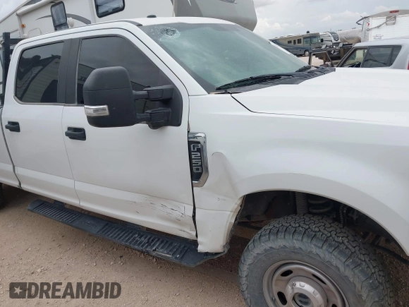 2019 Ford F-250 XL с VIN 1FT7W2B65KEE73554, выставлен на аукционе IAAI как лот 42523527 с пробегом 260 323 миль миль и . История ставок и продаж доступна на DreamBid. Изображение 12.