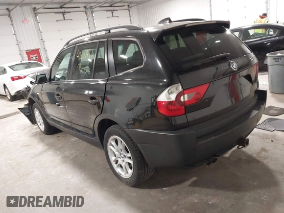 2004 BMW X3 2.5i with VIN WBXPA73464WC41900, listed as a IAAI auction lot 42007333 with 1 mi miles. Bid and sale history available at carsss.com. Image 3.