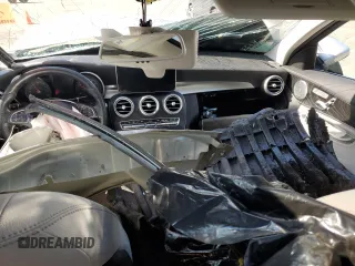 2017 Mercedes-Benz C 300 z VIN 55SWF4KB2HU188885, wystawiony jako Copart lot #59305435 z przebiegiem Nie podano mil oraz Szkoda całkowita • Salvage title. Historia ofert i sprzedaży dostępna na DreamBid. Obrazek 8.
