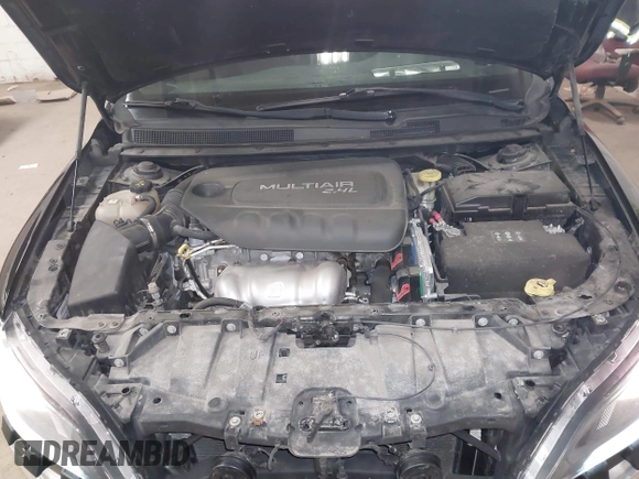 2015 Chrysler 200 S with VIN 1C3CCCBBXFN557664, listed as a IAAI auction lot 41933511 with 97,017 mi miles. Bid and sale history available at carsss.com. Image 10.
