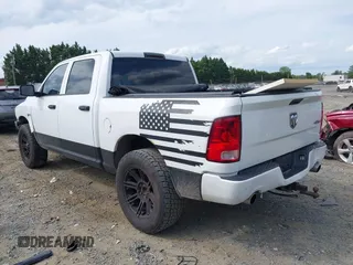 2015 Ram 1500 Express z VIN 1C6RR7KT0FS599158, wystawiony jako IAAI lot #42204986 z przebiegiem 113 478 mil mil oraz . Historia ofert i sprzedaży dostępna na DreamBid. Obrazek 3.