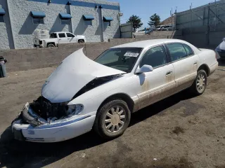 2001 Lincoln Continental z VIN 1LNHM97V31Y673523, wystawiony jako Copart lot #52451385 z przebiegiem 133 879 mil mil oraz Szkoda całkowita • Salvage title. Historia ofert i sprzedaży dostępna na DreamBid. Obrazek 1.
