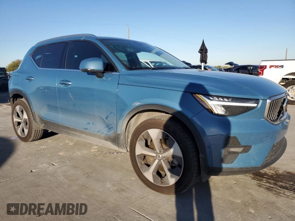 2024 Volvo XC40 Plus Bright Theme с VIN YV4L12UE2R2224249, выставлен на аукционе Copart как лот 81993444 с пробегом 10 429 миль миль и Списание • Salvage title. История ставок и продаж доступна на DreamBid. Изображение 4.