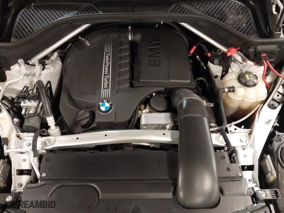2019 BMW X6 sDrive35i with VIN 5UXKU0C5XK0S97686, listed as a IAAI auction lot 40436492 with 105,584 mi miles. Bid and sale history available at carsss.com. Image 10.