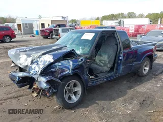 2002 GMC Sonoma SL Fleet with VIN 1GTCS19W528124872, listed as a IAAI auction lot 41452249 with 1 mi miles. Bid and sale history available at carsss.com. Image 18.