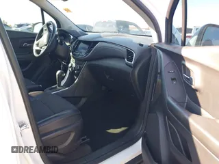 2022 Chevrolet Trax LT with VIN KL7CJLSM1NB512337, listed as a IAAI auction lot 41828625 with 40,877 mi miles. Bid and sale history available at carsss.com. Image 5.