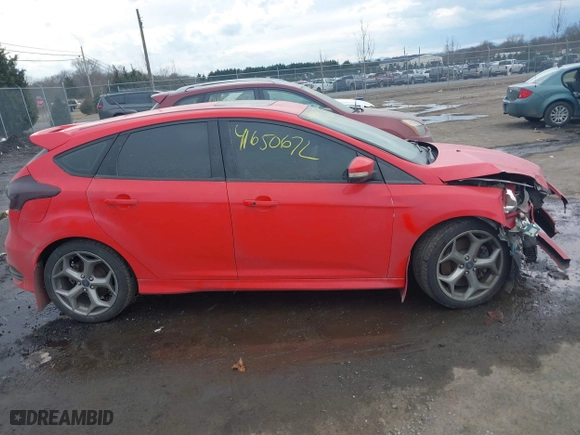 2015 Ford Focus ST with VIN 1FADP3L94FL323828, listed as a IAAI auction lot 41650672 with 101,511 mi miles. Bid and sale history available at carsss.com. Image 13.