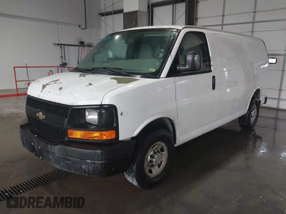 2011 Chevrolet Express Cargo z VIN 1GCWGFCA0B1161104, wystawiony jako IAAI lot #41907374 z przebiegiem 177 883 mil mil oraz . Historia ofert i sprzedaży dostępna na DreamBid. Obrazek 2.