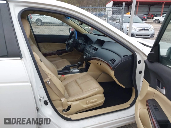2010 Honda Crosstour EX-L z VIN 5J6TF2H58AL015959, wystawiony jako IAAI lot #42020276 z przebiegiem 114 100 mil mil oraz . Historia ofert i sprzedaży dostępna na DreamBid. Obrazek 5.