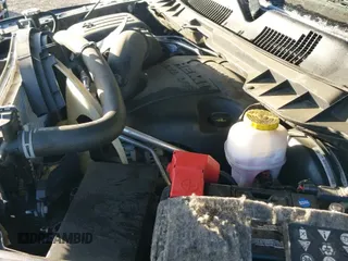 2019 Ram 1500 Warlock z VIN 1C6RR7GT6KS717328, wystawiony jako IAAI lot #41385503 z przebiegiem 80 844 mil mil oraz . Historia ofert i sprzedaży dostępna na DreamBid. Obrazek 20.