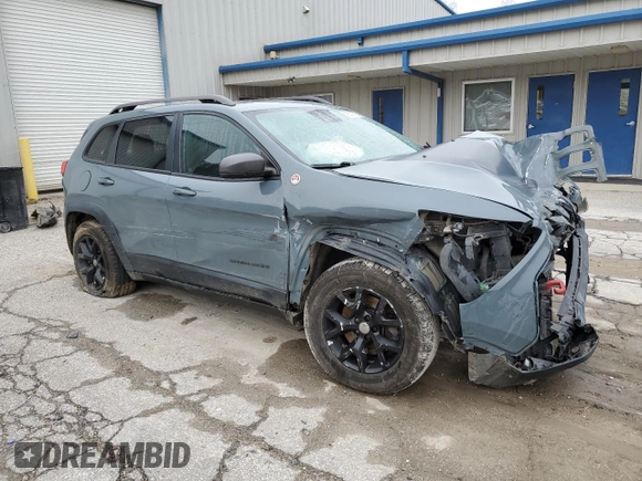 2014 Jeep Cherokee Trailhawk z VIN 1C4PJMBS1EW284275, wystawiony jako Copart lot #80191034 z przebiegiem 105 398 mil mil oraz Szkoda całkowita • Salvage title. Historia ofert i sprzedaży dostępna na DreamBid. Obrazek 4.