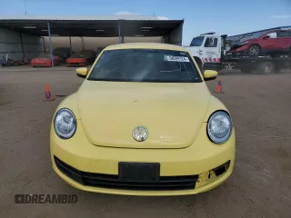 2014 Volkswagen Beetle with VIN 3VWHX7AT6EM632938, listed as a Copart auction lot 58599124 with 89,546 mi miles and Salvage Title. Bid and sale history available at DreamBid. Image 5.
