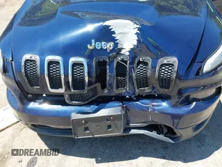 2016 Jeep Cherokee Latitude with VIN 1C4PJMCS5GW209340, listed as a IAAI auction lot 42401705 with 141,994 mi miles and . Bid and sale history available at DreamBid. Image 6.
