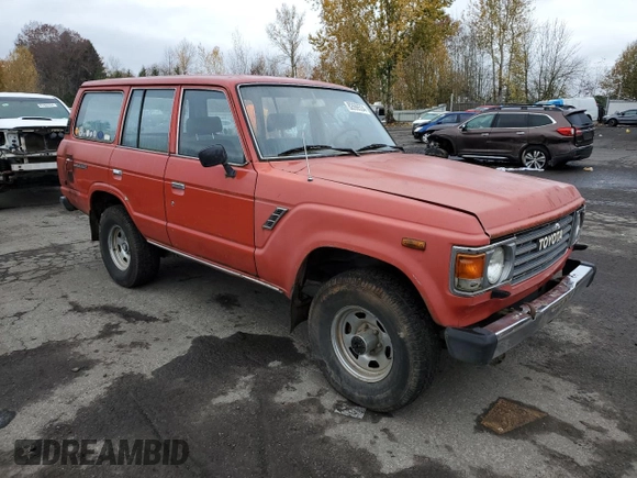 1984 Toyota Land Cruiser z VIN JT3FJ60G7E1114123, wystawiony jako Copart lot #82696534 z przebiegiem 217 999 mil mil oraz Czysty tytuł • Clean title. Historia ofert i sprzedaży dostępna na DreamBid. Obrazek 4.