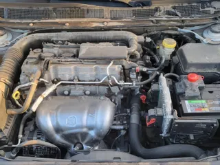 2015 Dodge Dart SXT with VIN 1C3CDFBB5FD405893, listed as a IAAI auction lot 41970379 with 91,911 mi miles. Bid and sale history available at carsss.com. Image 9.