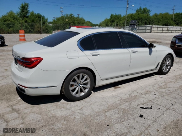 2019 BMW 7 Series 740i xDrive with VIN WBA7E4C56KGV28289, listed as a Copart auction lot 60130574 with 26,000 mi miles and Salvage Title. Bid and sale history available at carsss.com. Image 3.