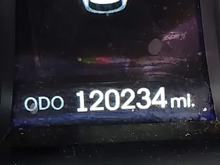 2014 Hyundai Santa Fe z VIN 5XYZW3LA2EG217854, wystawiony jako IAAI lot #42318822 z przebiegiem 120 234 mil mil oraz . Historia ofert i sprzedaży dostępna na DreamBid. Obrazek 15.