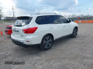 2019 Nissan Pathfinder S z VIN 5N1DR2MM5KC635874, wystawiony jako IAAI lot #41790147 z przebiegiem 97 710 mil mil oraz . Historia ofert i sprzedaży dostępna na DreamBid. Obrazek 4.