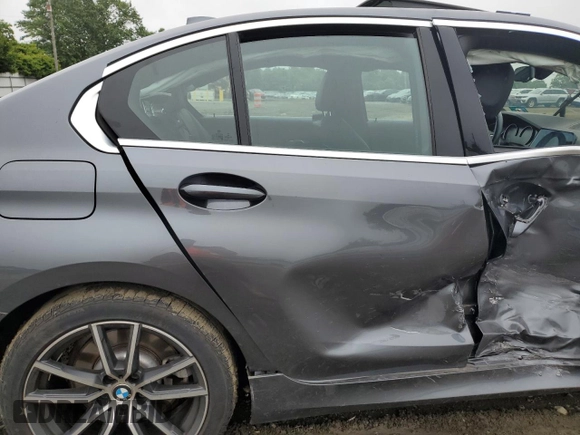 2020 BMW 3 Series 330i xDrive with VIN 3MW5R7J09L8B13892, listed as a Copart auction lot 60714015 with 49,766 mi miles and Salvage title. Bid and sale history available at DreamBid. Image 10.