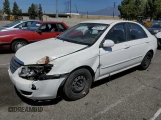 2009 Kia Spectra EX z VIN KNAFE222495667298, wystawiony jako Copart lot #56932575 z przebiegiem 174 035 mil mil oraz Szkoda całkowita • Salvage title. Historia ofert i sprzedaży dostępna na DreamBid. Obrazek 1.