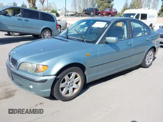 2004 BMW 3 Series 325i with VIN WBAAZ33484KP88141, listed as a IAAI auction lot 42038373 with 275,058 mi miles. Bid and sale history available at carsss.com. Image 2.