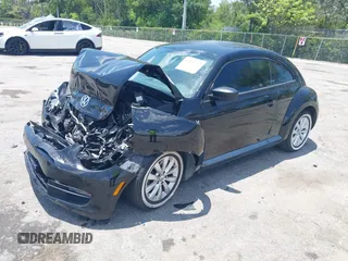 2013 Volkswagen Beetle Entry с VIN 3VWFP7AT4DM639280, выставлен на аукционе IAAI как лот 42324777 с пробегом 77 049 миль миль и . История ставок и продаж доступна на DreamBid. Изображение 2.