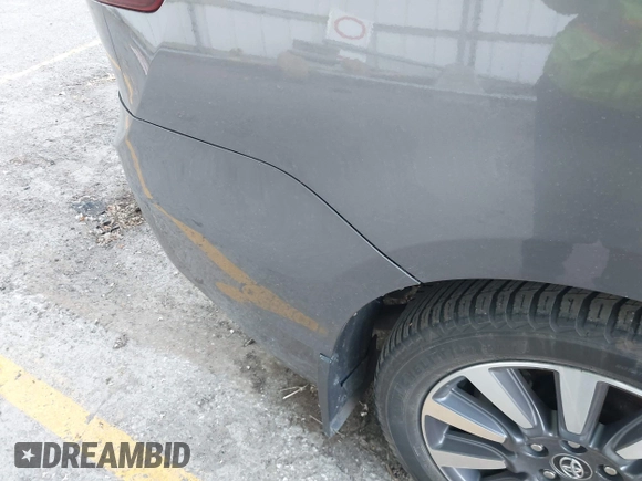 2020 Toyota Sienna XLE with VIN 5TDDZ3DC3LS235149, listed as a IAAI auction lot 42621780 with 92,331 mi miles and . Bid and sale history available at DreamBid. Image 6.