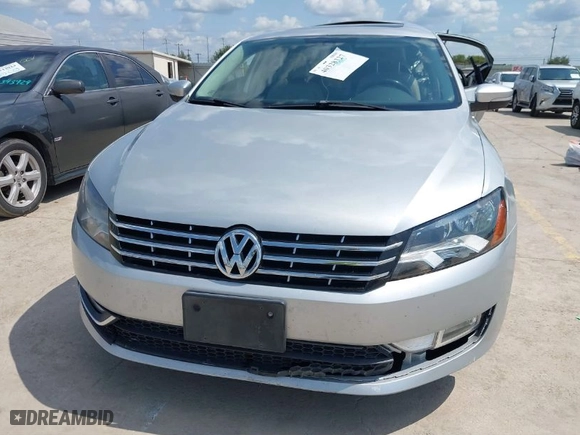 2015 Volkswagen Passat 2.0L TDI SEL Premium with VIN 1VWCV7A33FC041596, listed as a IAAI auction lot 40328327 with 161,489 mi miles. Bid and sale history available at carsss.com. Image 13.