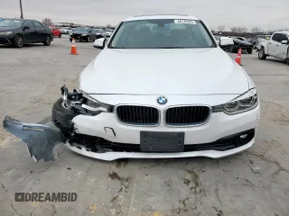 2018 BMW 3 Series 320i with VIN WBA8A9C54JAH12292, listed as a Copart auction lot 46130525 with 33,012 mi miles and Salvage Title. Bid and sale history available at carsss.com. Image 5.