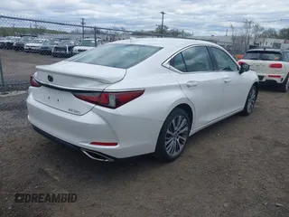 2021 Lexus ES 350 with VIN 58ADZ1B10MU082396, listed as a IAAI auction lot 42045686 with 36,208 mi miles and . Bid and sale history available at DreamBid. Image 4.
