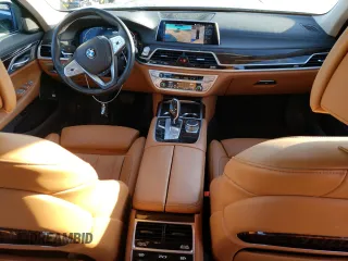 2020 BMW 7 Series with VIN WBA7W4C06LBM70555, listed as a Copart auction lot 52126455 with 37,375 mi miles and Salvage title. Bid and sale history available at DreamBid. Image 8.