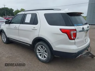 2017 Ford Explorer XLT z VIN 1FM5K7D8XHGC53849, wystawiony jako IAAI lot #42220485 z przebiegiem 135 902 mil mil oraz . Historia ofert i sprzedaży dostępna na DreamBid. Obrazek 3.
