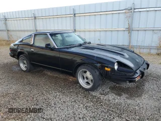 1981 Datsun 280ZX z VIN JN1HZ04S8BX265704, wystawiony jako Copart lot #71597844 z przebiegiem 251 218 mil mil oraz Tytuł czysty. Historia ofert i sprzedaży dostępna na DreamBid. Obrazek 4.