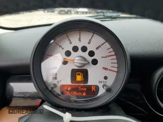 2014 MINI Clubman S z VIN WMWZG3C53ET800872, wystawiony jako Copart lot #45031435 z przebiegiem 135 139 mil mil oraz Szkoda całkowita • Salvage title. Historia ofert i sprzedaży dostępna na DreamBid. Obrazek 9.
