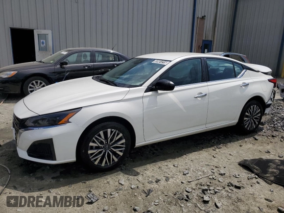 2025 Nissan Altima SV with VIN 1N4BL4DW1SN320770, listed as a Copart auction lot 53951215 with 10,813 mi miles and Salvage Title. Bid and sale history available at DreamBid. Image 1.