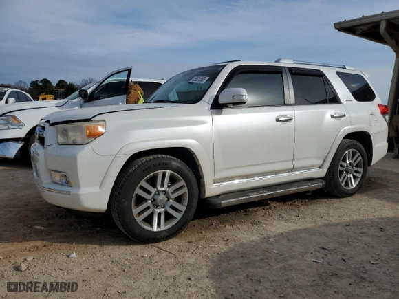 2011 Toyota 4Runner SR5 with VIN JTEZU5JR9B5027592, listed as a Copart auction lot 45521265 with 189,846 mi miles and Salvage Title. Bid and sale history available at carsss.com. Image 1.