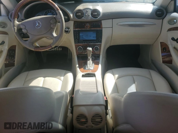 2009 Mercedes-Benz CLK 350 z VIN WDBTJ56H99F261060, wystawiony jako Copart lot #69812004 z przebiegiem 105 218 mil mil oraz Szkoda całkowita • Salvage title. Historia ofert i sprzedaży dostępna na DreamBid. Obrazek 8.