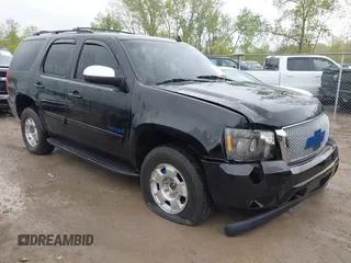 2009 Chevrolet Tahoe 2LT z VIN 1GNFK23009R296956, wystawiony jako IAAI lot #42143854 z przebiegiem 162 156 mil mil oraz . Historia ofert i sprzedaży dostępna na DreamBid. Obrazek 1.