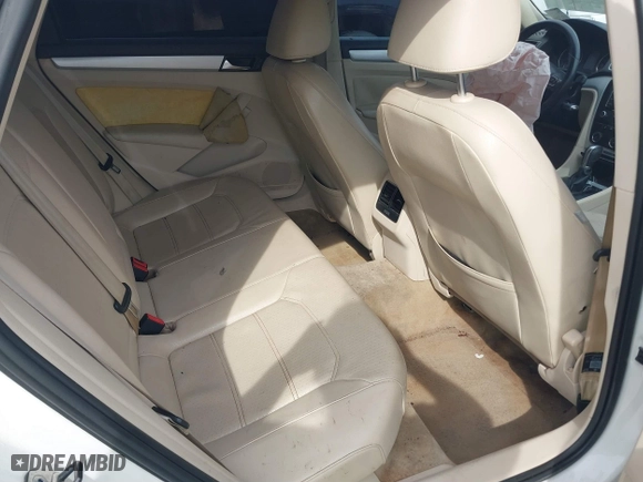2013 Volkswagen Passat SE with VIN 1VWBP7A39DC070202, listed as a IAAI auction lot 41555860 with 149,091 mi miles. Bid and sale history available at carsss.com. Image 8.