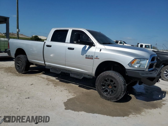 2018 Ram 2500 Tradesman with VIN 3C6UR5HL0JG379895, listed as a Copart auction lot 54897775 with 210,851 mi miles and Clean Title. Bid and sale history available at carsss.com. Image 4.