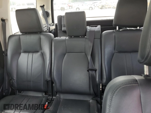 2015 Land Rover LR4 HSE z VIN SALAG2V64FA761425, wystawiony jako Copart lot #60212245 z przebiegiem 112 771 mil mil oraz Czysty tytuł • Clean title. Historia ofert i sprzedaży dostępna na DreamBid. Obrazek 10.